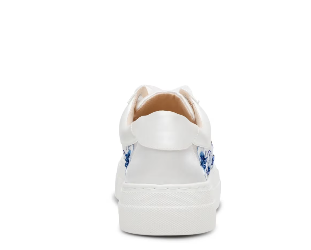 Betsey Johnson Wanda Platform Sneaker  *Pre Orden*