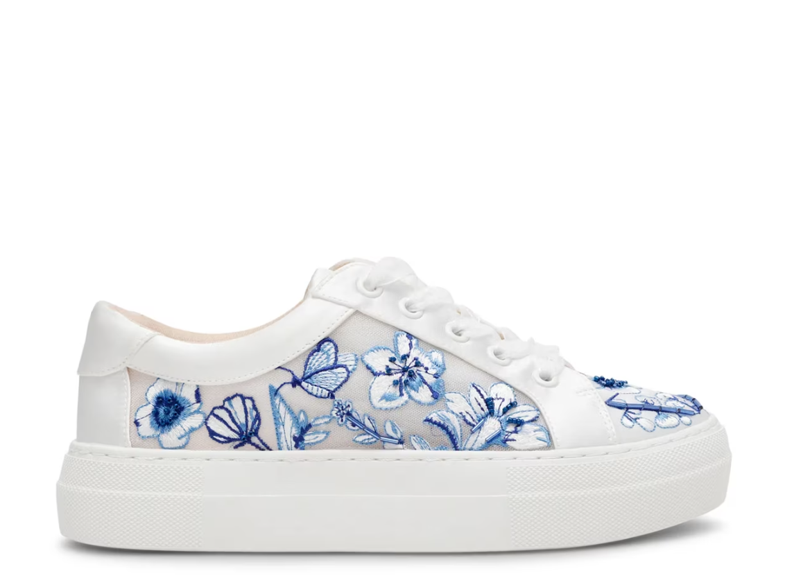 Betsey Johnson Wanda Platform Sneaker  *Pre Orden*