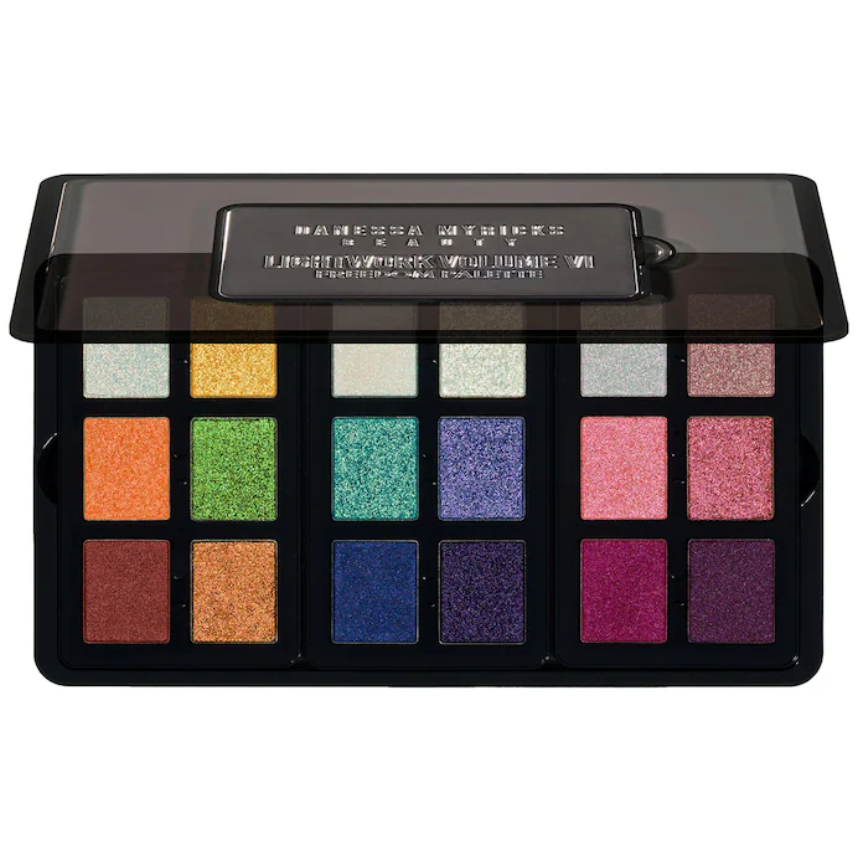 Danessa Myricks Beauty LIGHTWORK VI The Freedom Palette: Magnetic, Customizable, Stackable Palette with Illuminating Pigments for Eyes, Face & Lips *Pre orden* - Beautyland by Rocio 