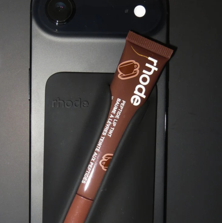 Rhode Snap-On Lip Case Limited Edition *Pre Orden*