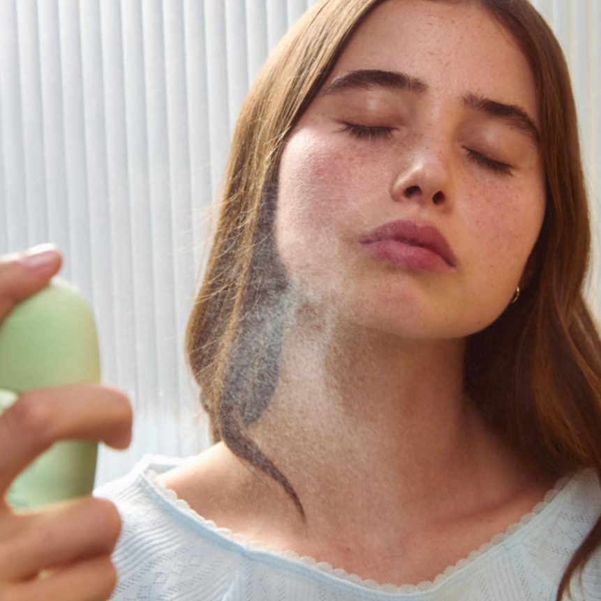 Sincerely Yours Hit Refresh Soothing and Hydrating Serum Mist with Cucumber Extract *Pre Orden*